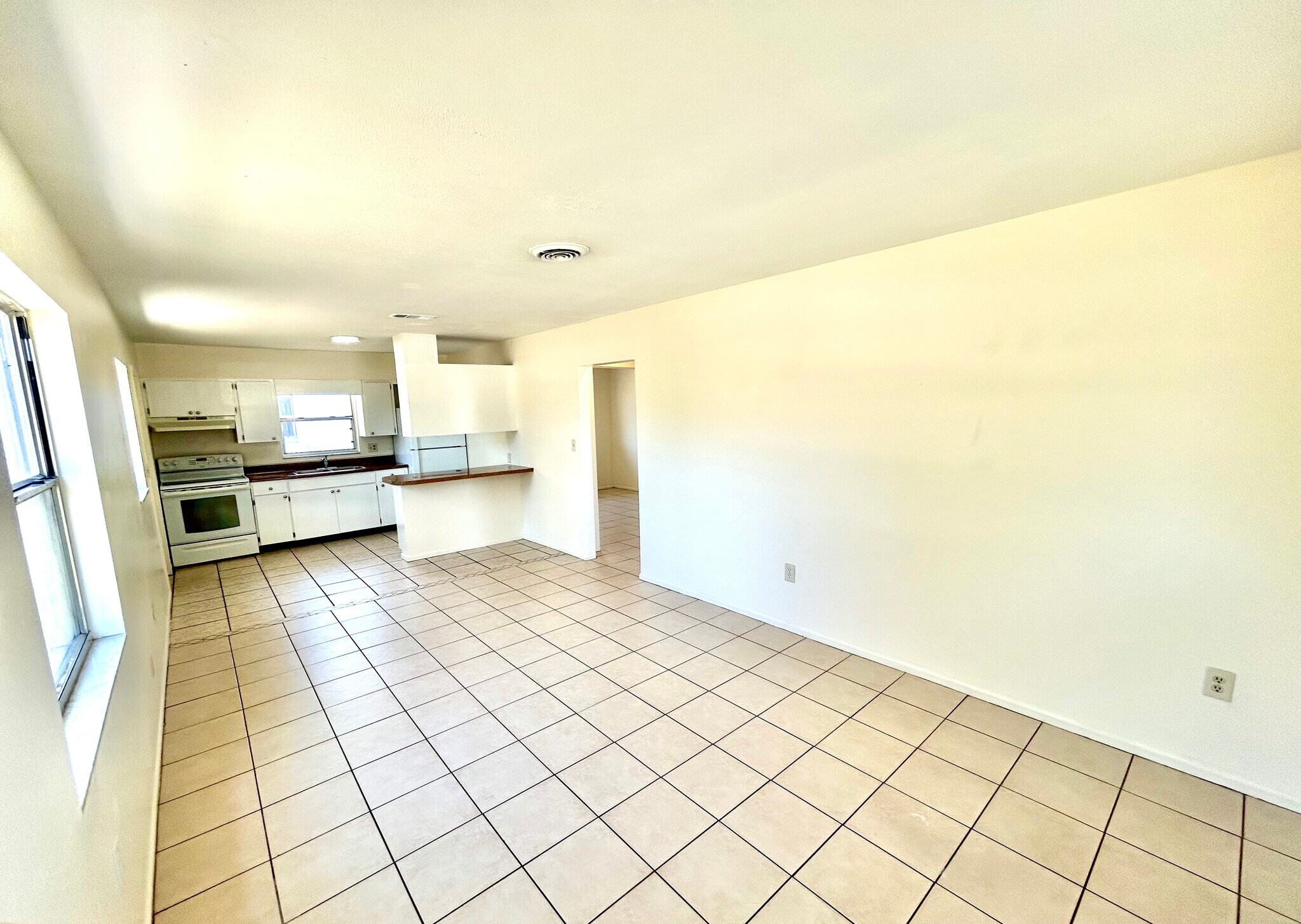Building Photo - 6204 42nd Ave W