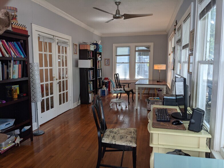 Bonus Room Furnished - 123 E Norwood Ct