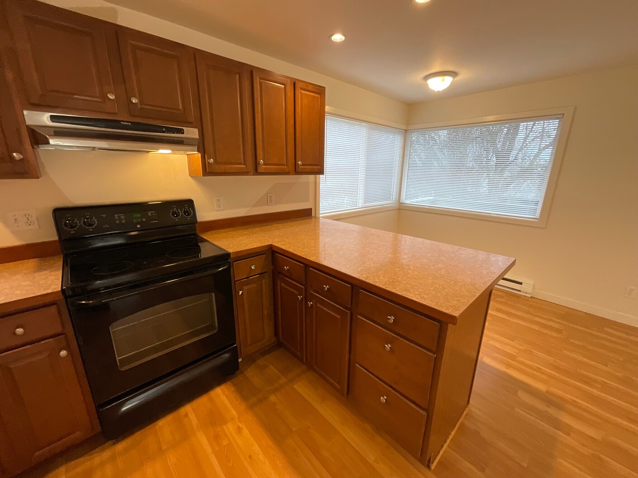 Building Photo - 935 N 85th St