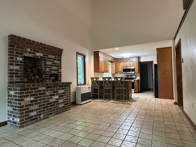 Building Photo - 286 N Bridebrook Rd