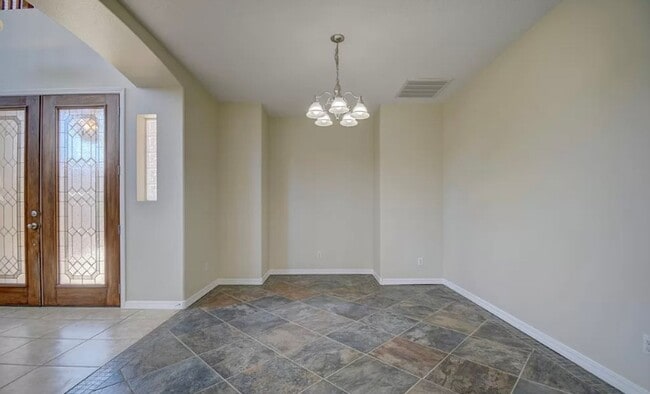 Building Photo - COMING SOON Large 5 Bedroom home with loft...