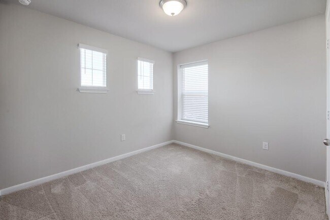 Building Photo - 14126 Macquarie Dr