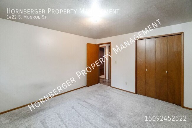 Building Photo - 1422 S Monroe St