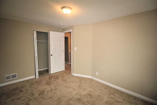 Building Photo - EXPERTLY DESIGNED 3 BEDROOM HOME IN DUNDALK!