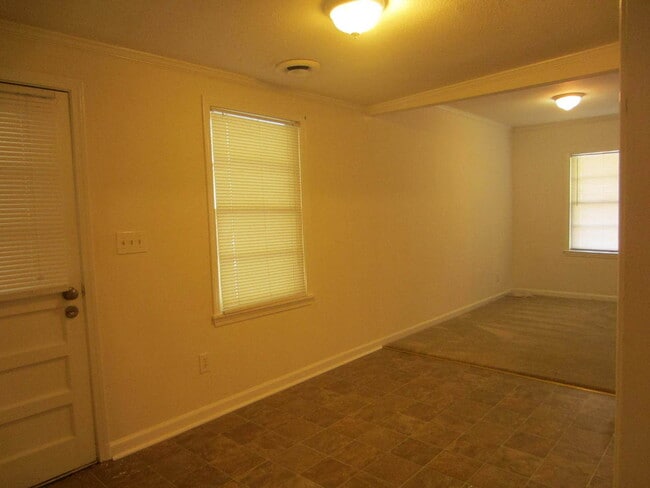 Building Photo - Hidden Enclave of Ranch Style Homes