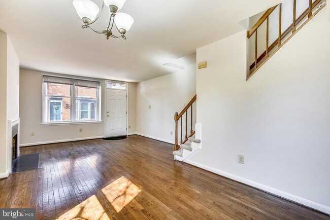 Building Photo - 1525 Oronoco St