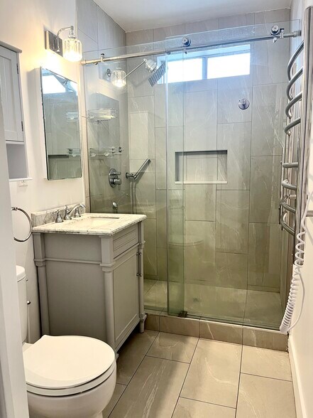 Bathroom - 416 Longfellow Ave