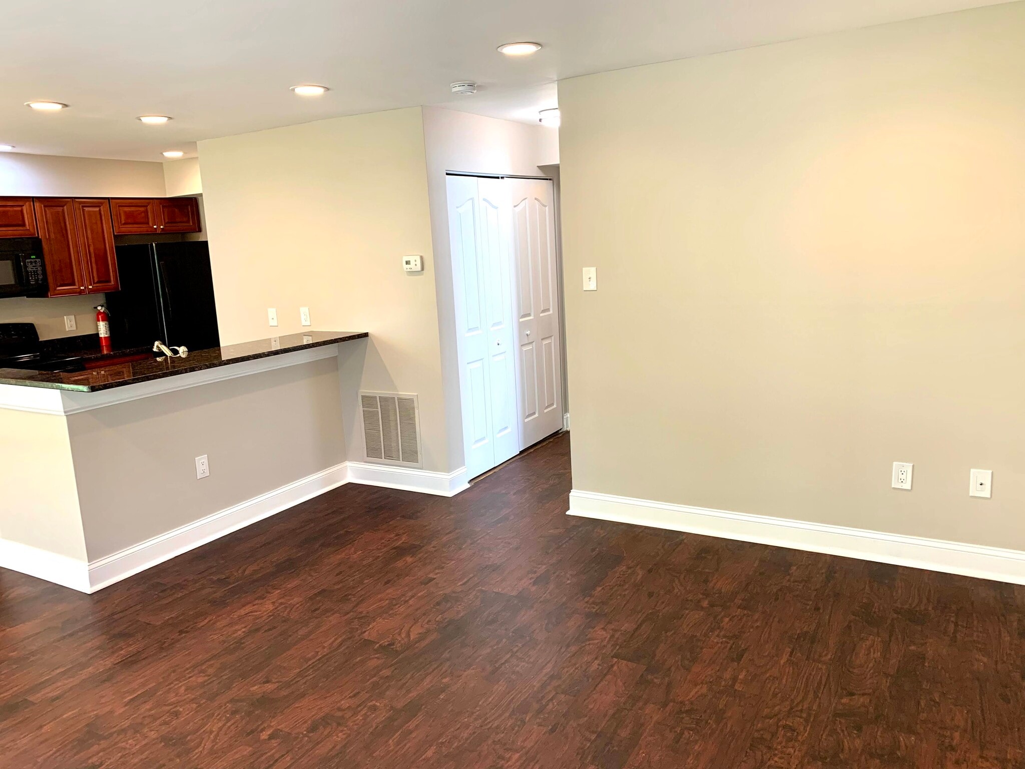 Building Photo - 1109 Foxmeadow Dr