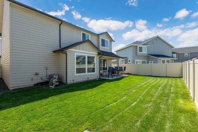 Building Photo - Beautiful Home in the Heart of Eagle