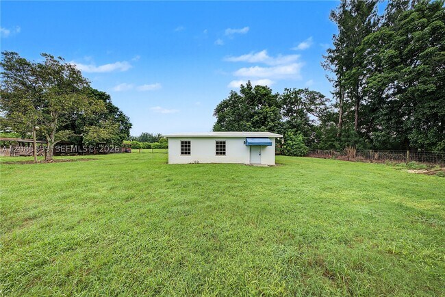 Building Photo - 15365 SW 206th Ave