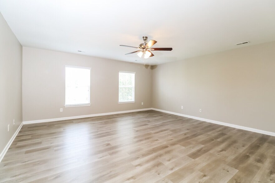 Building Photo - 1317 Bray Dr