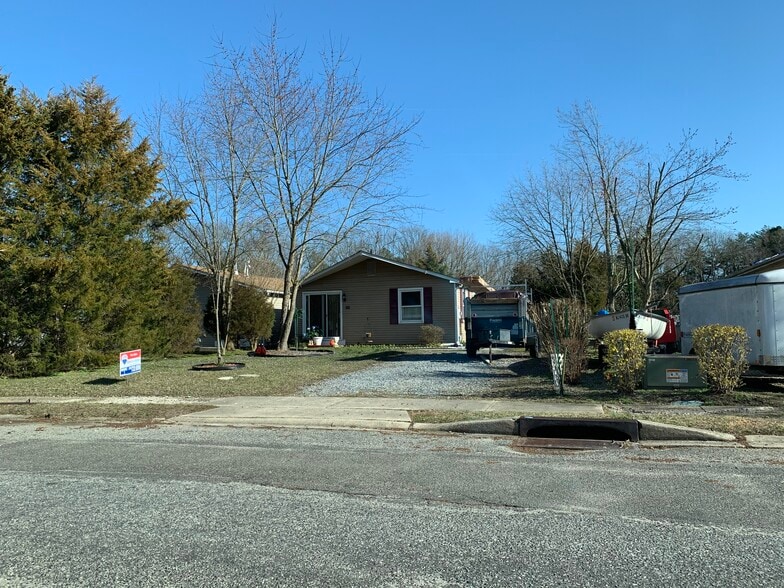 Street view - 210 Gibbons Ct