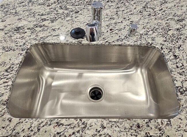 Building Photo - 2755 Tricase St