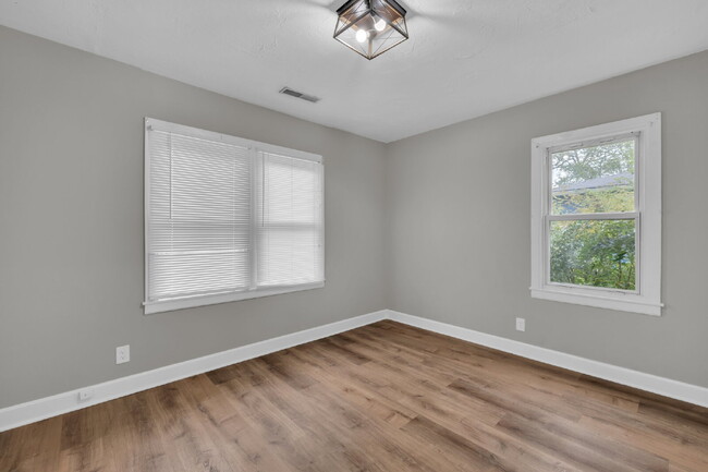Building Photo - Charming Stuart Heights Home – Spacious, S...