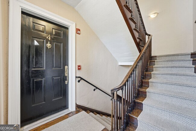 Building Photo - 2814 Peachtree Rd NW