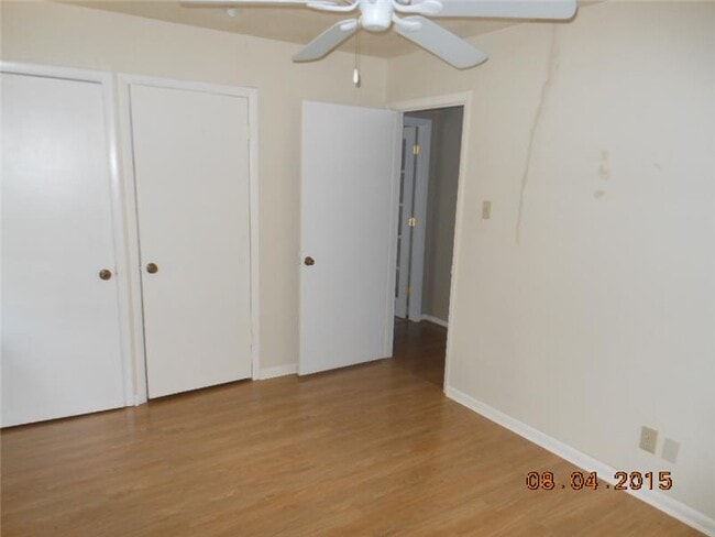 Building Photo - 1005 Cedar Dr