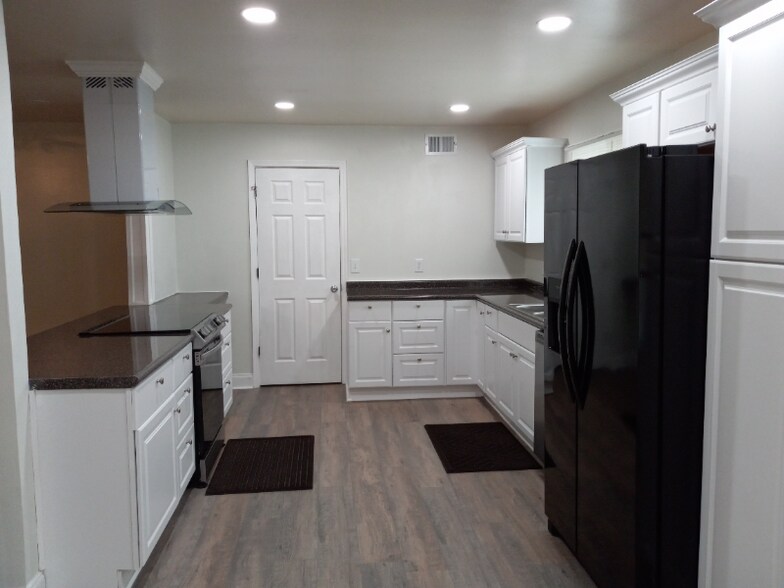 Building Photo - 3220 Winding Wood Pl