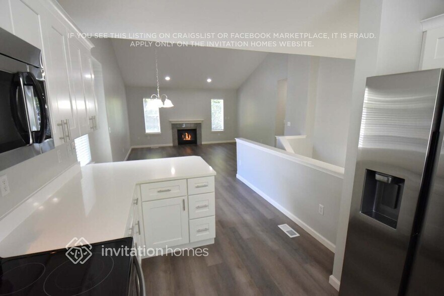 Building Photo - 4820 50th Ave SE