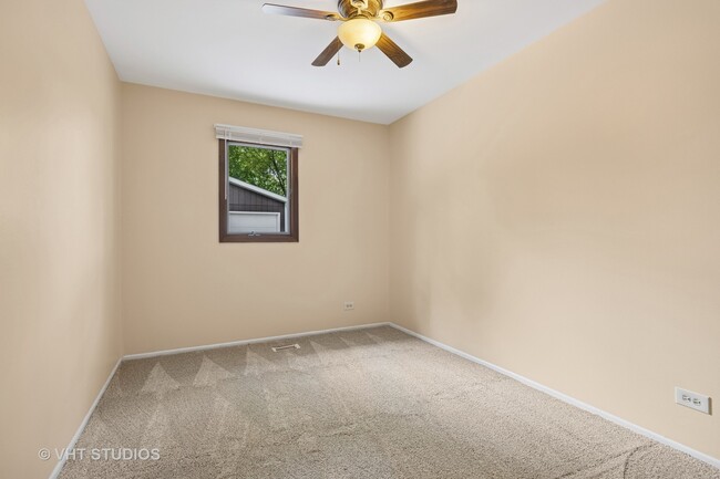 Building Photo - 985 Heartwood Ln