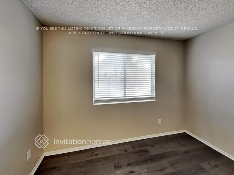 Building Photo - 3239 W Tonopah Dr