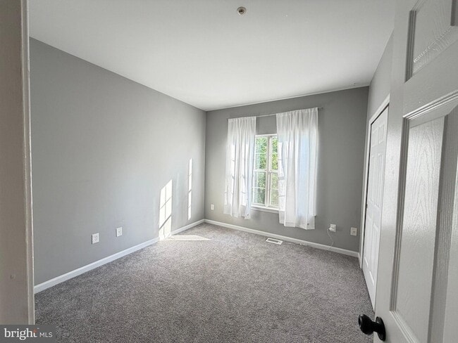 Building Photo - 13955 King George Way