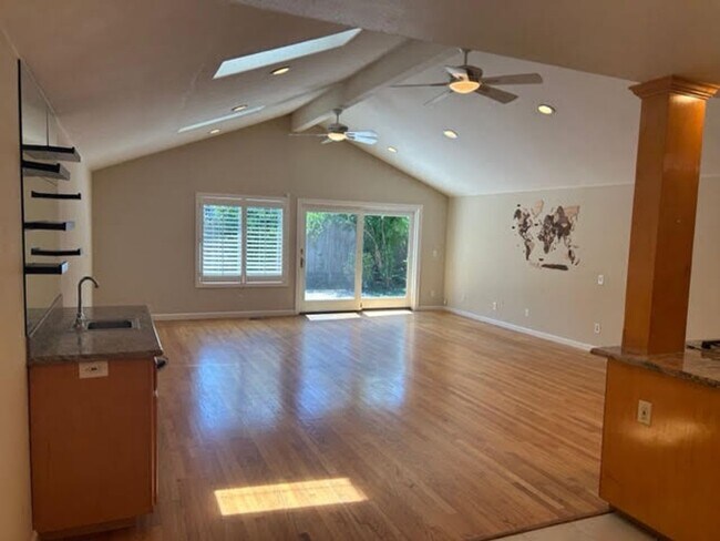 Building Photo - Beautiful Home with multiple upgrades!
