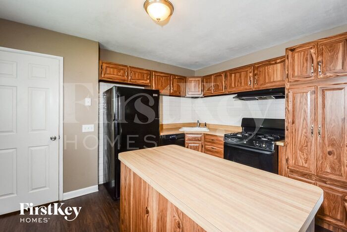 Building Photo - 620 Blackbird Dr