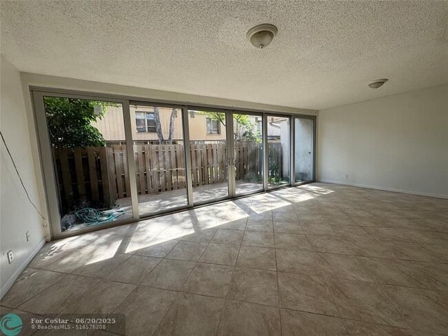 Building Photo - 834 NW 82nd Ave