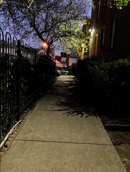 Building Photo - 204 Bradford St