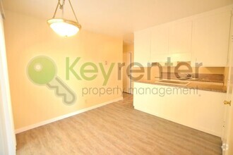 Building Photo - 9826 Libra Ave