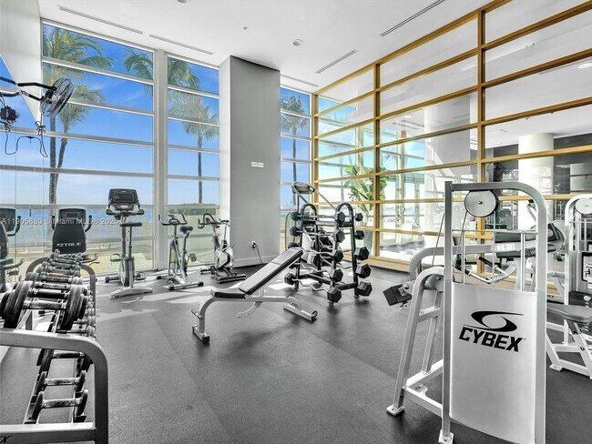 Building Photo - 665 NE 25th St