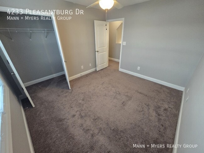 Building Photo - 4233 Pleasantburg Dr