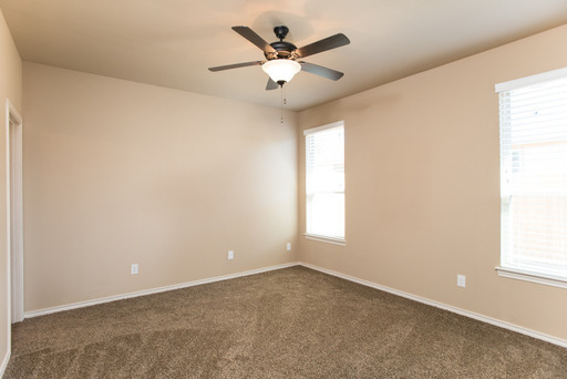 Building Photo - Beautiful 3 Bedroom Duplex Located in Waco...