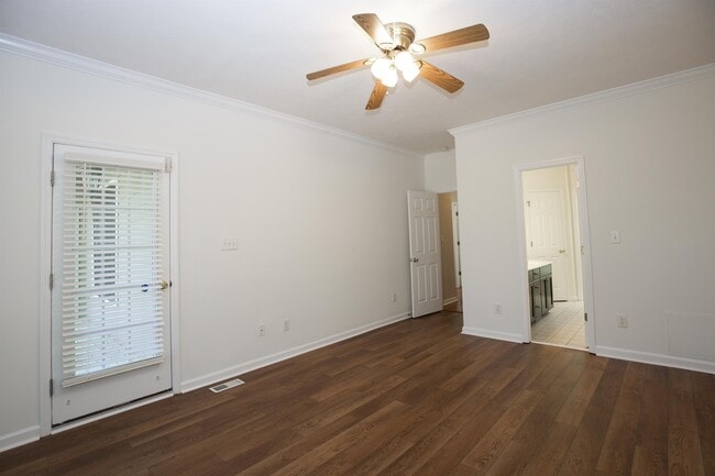 Building Photo - 26 Tahoe Cir