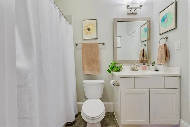 Building Photo - 6755 Highclere Manor Ln