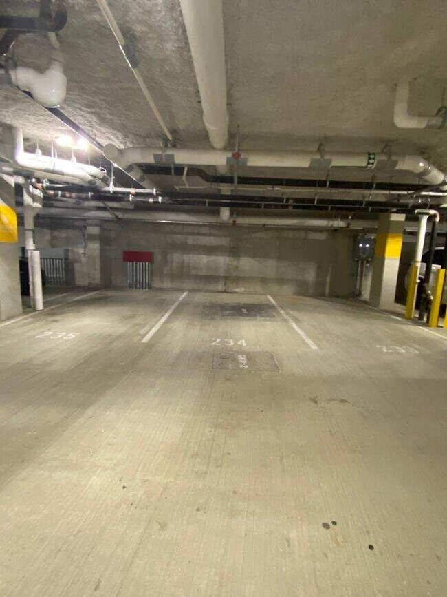 Building Photo - 45 Lewis St