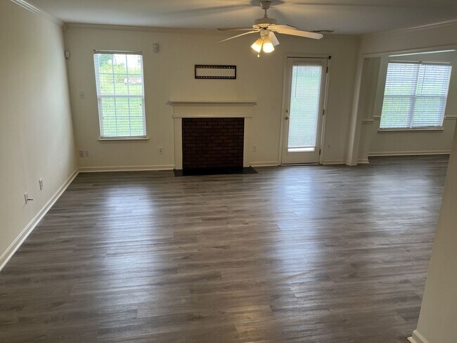Building Photo - Lovely 3 Bed, 2.5 Bath home in Havenbrook