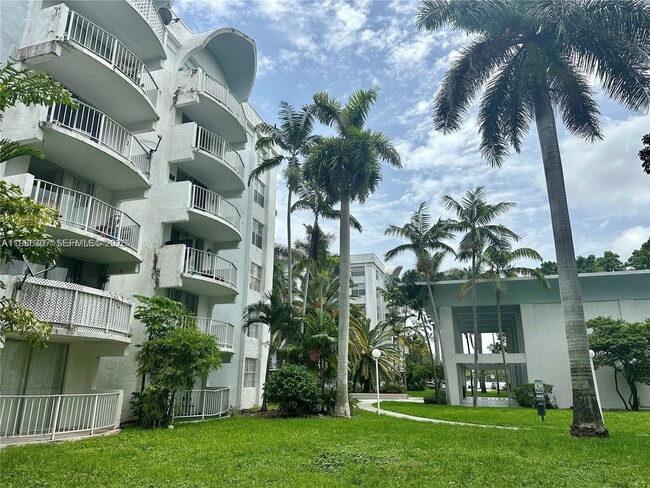 Building Photo - 486 NW 165th St