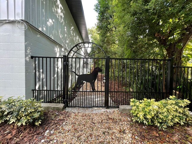 Building Photo - 129 E Amelia St