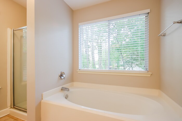 Building Photo - 21928 New Forest