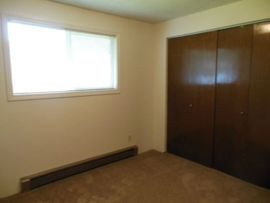 Building Photo - No Screening Fee! Spacious 3 Bedroom, 1 Bath Pet Friendly Home With Large Yard!