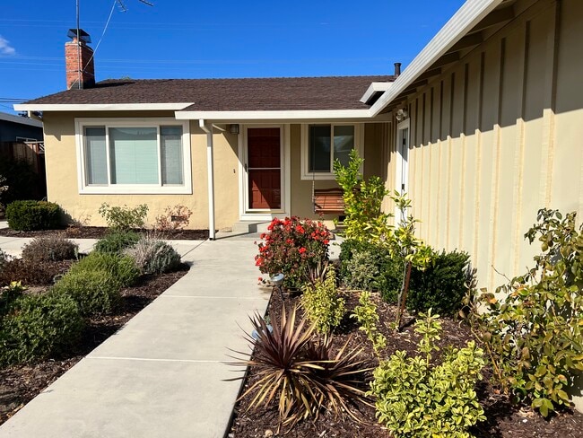 Building Photo - 5255 Halifax Dr