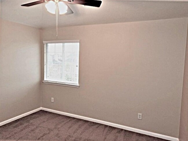 Building Photo - 18042 Platinum Springs Dr