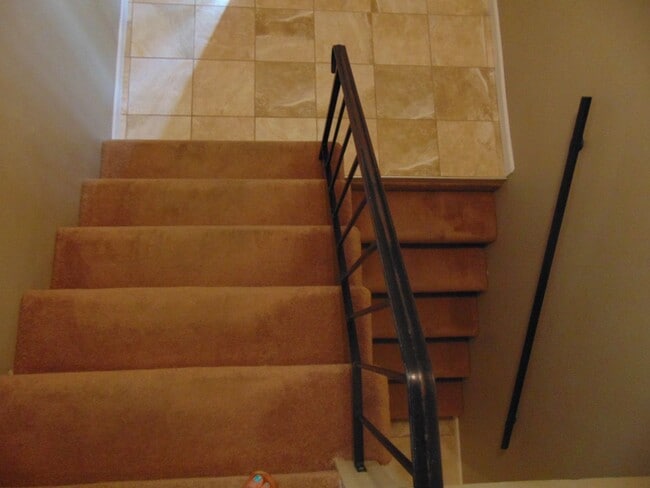 Building Photo - Inviting 3 Bed 2 Bath House