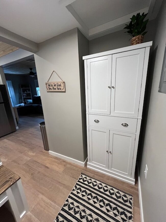 Building Photo - Adorable Fully Remodeled Home in Prime Location – Furnished & Move-In Ready!