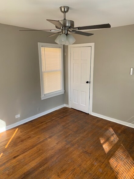 Building Photo - 1814 W Summit Ave.