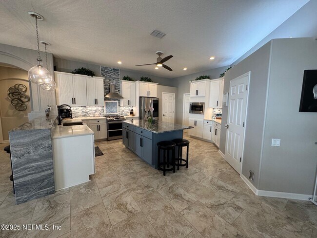 Building Photo - 4911 Toproyal Ln