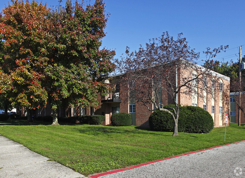 Primary Photo - Brendan Court Apartments