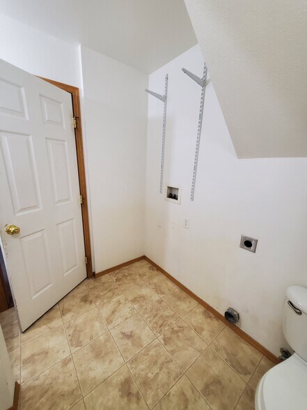 Washer dryer hookups - 505 W Shore Dr
