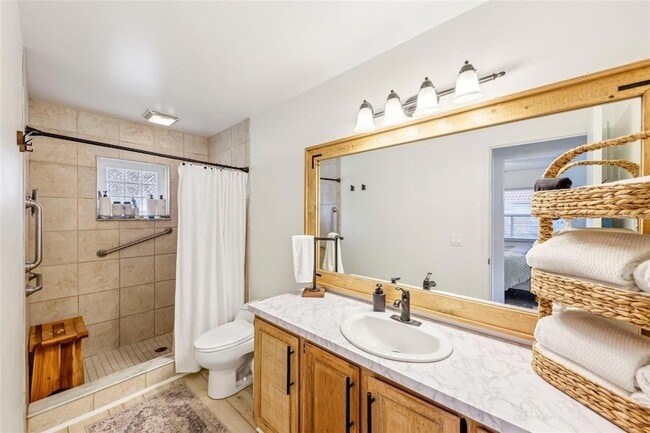 Building Photo - 3420 Lake Harney Cir